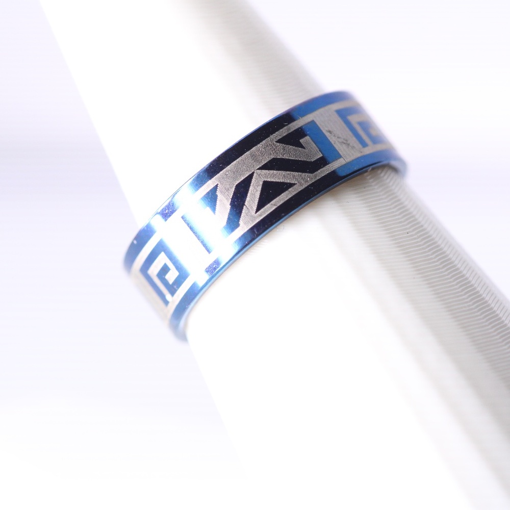 Beautiful Design ring bluish metallic Steel Ring Size 10.5 New